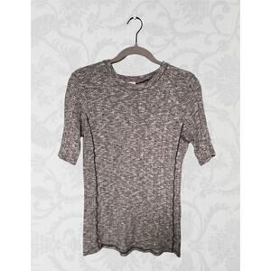 Evereve Women’s Medium Grey Short Sleeve Shirt Exposed Seams Minimalist Layering